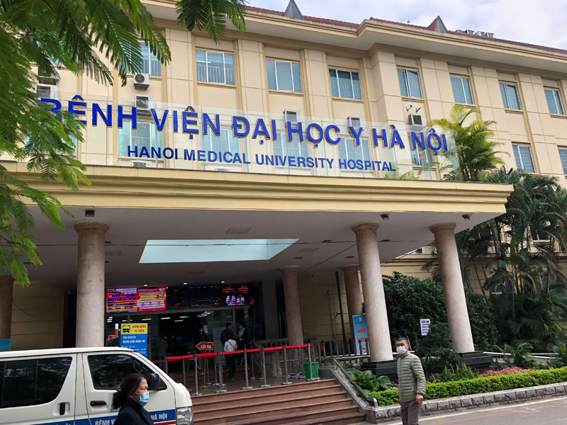 Cửa bệnh viện NABCO tại Bệnh viện đại học Y Hà Nội