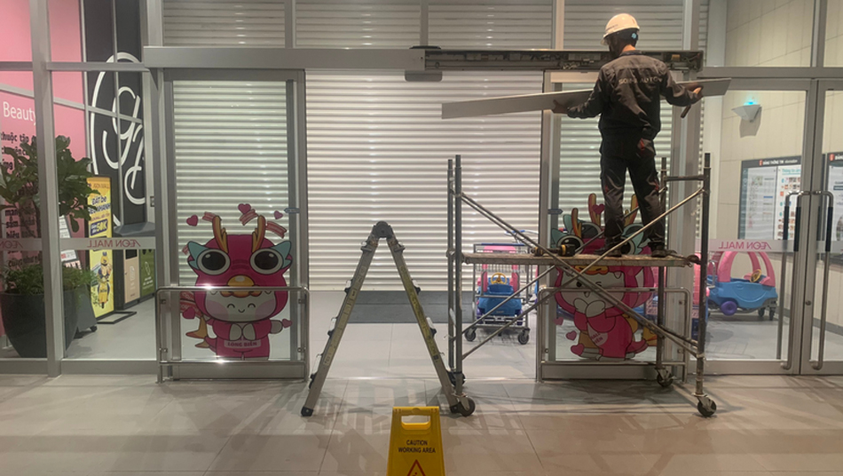 Replacement of NABCO Automatic Doors at Aeon Mall Long Bien after Maintenance Recommendations