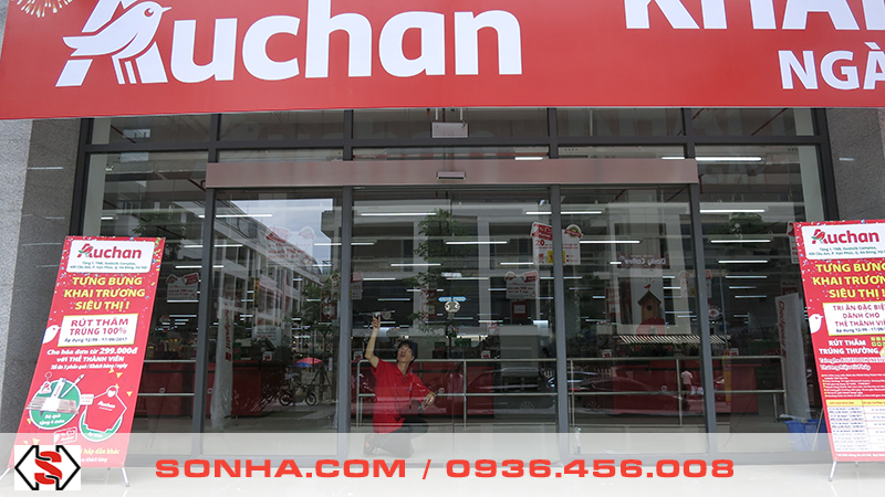 Cửa tự động NABCO Nhật Bản tại siêu thị AUCHAN Hà Nội