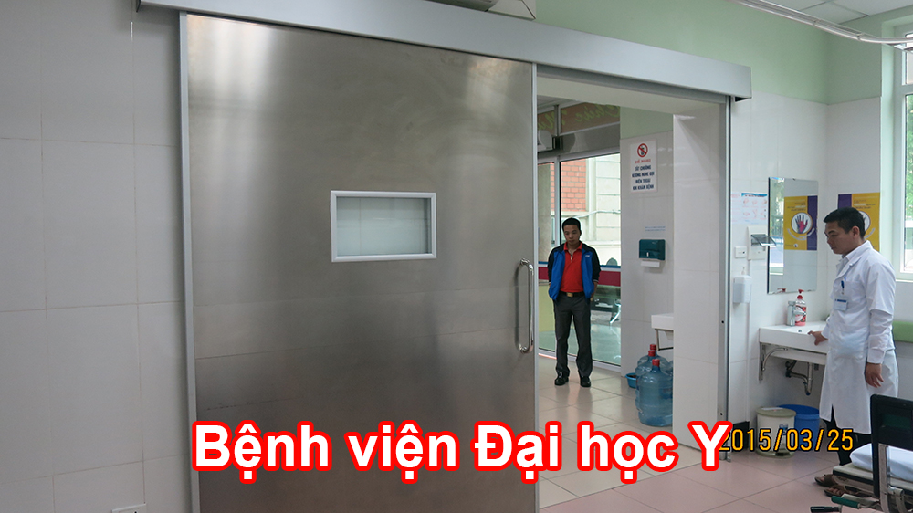 Kiểm tra 03 bộ cửa phòng điều trị tích cực tại Bệnh viện Đại học Y sau 1 năm đưa vào sử dụng