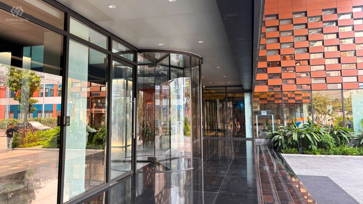 Công nghệ motor on top trên cửa xoay NABCO SSJ-C