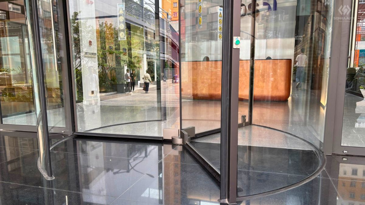 Cửa xoay full kính NABCO SSJ-C thiết kế khung siêu mảnh