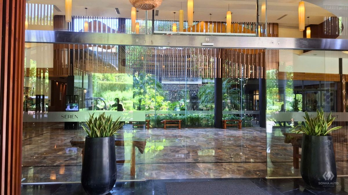 Cửa tự động NABCO V-150SL-S tại Serena Resort Kim Bôi