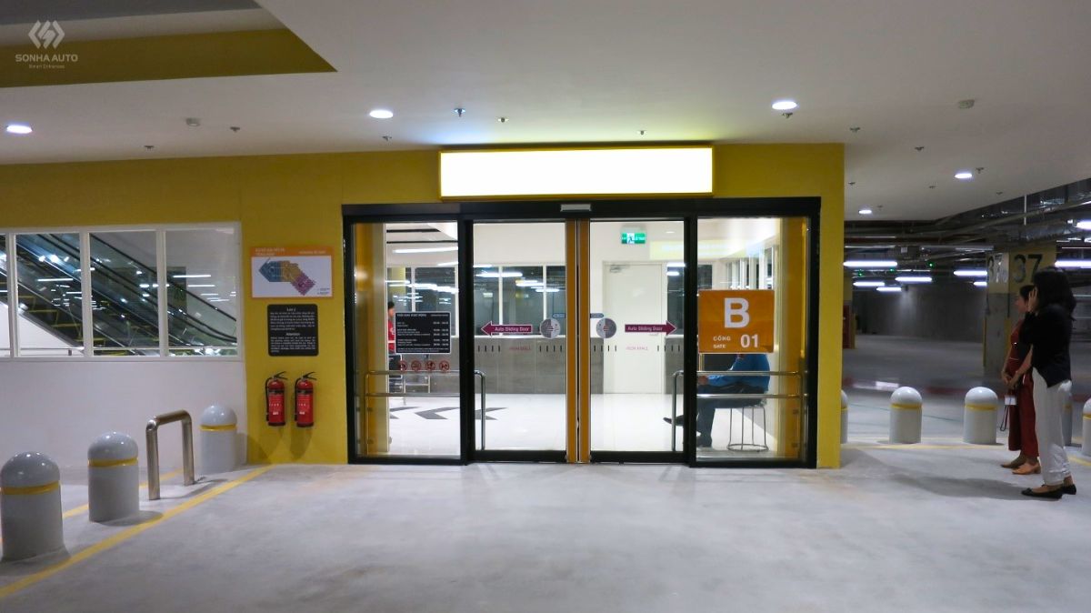 Cửa tự động NABCO được lắp đặt tại trung tâm thương mại Aeon Mall Hà Đông