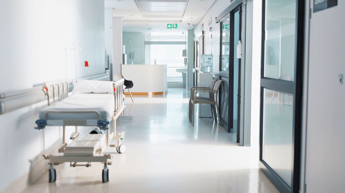 Why choose a reputable hospital automatic door contractor for modern healthcare facilities?