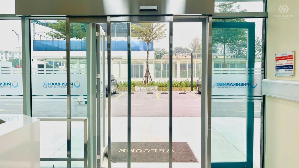 Puly cửa tự động truyền lực từ motor qua dây curoa giúp cánh cửa trượt vận hành ổn định