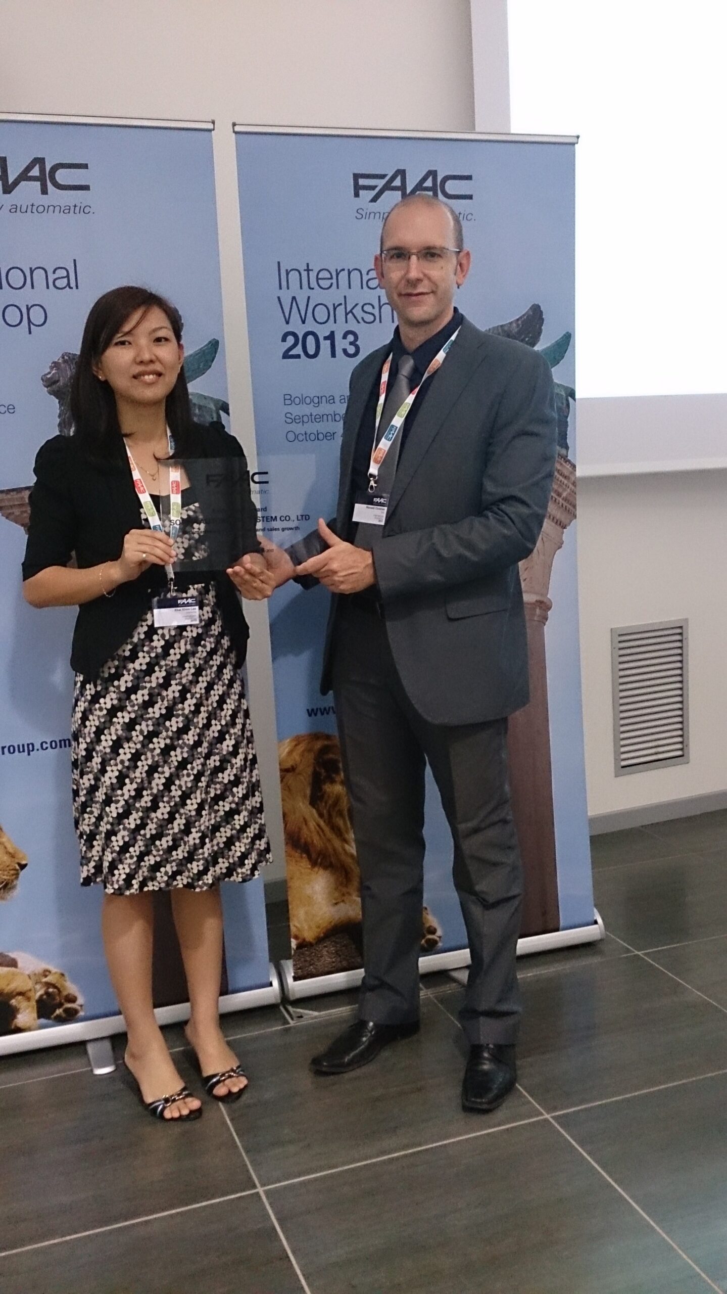 Cửa tự động Sơn Hà nhận giải thưởng đại lý của FAAC năm 2013