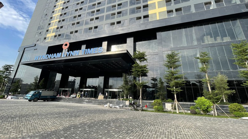 8 bộ cửa tự động NABCO tại Wyndham Thanh Thủy