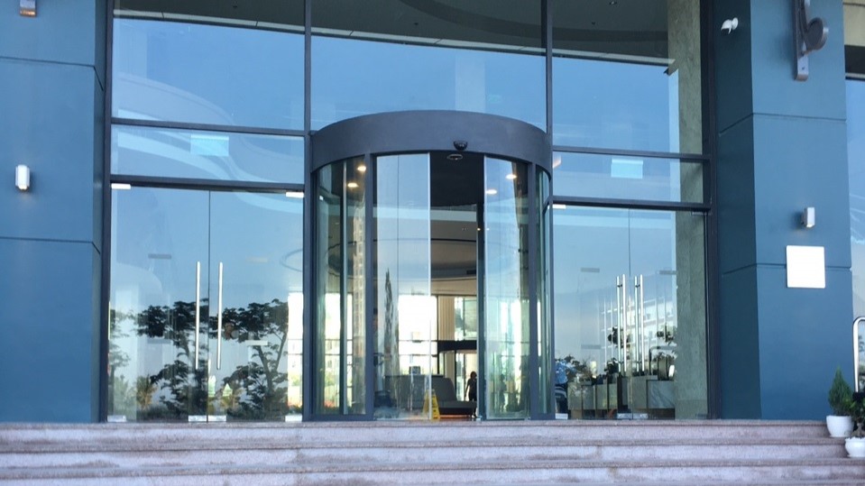 NABCO circular sliding doors in the hotel lobby