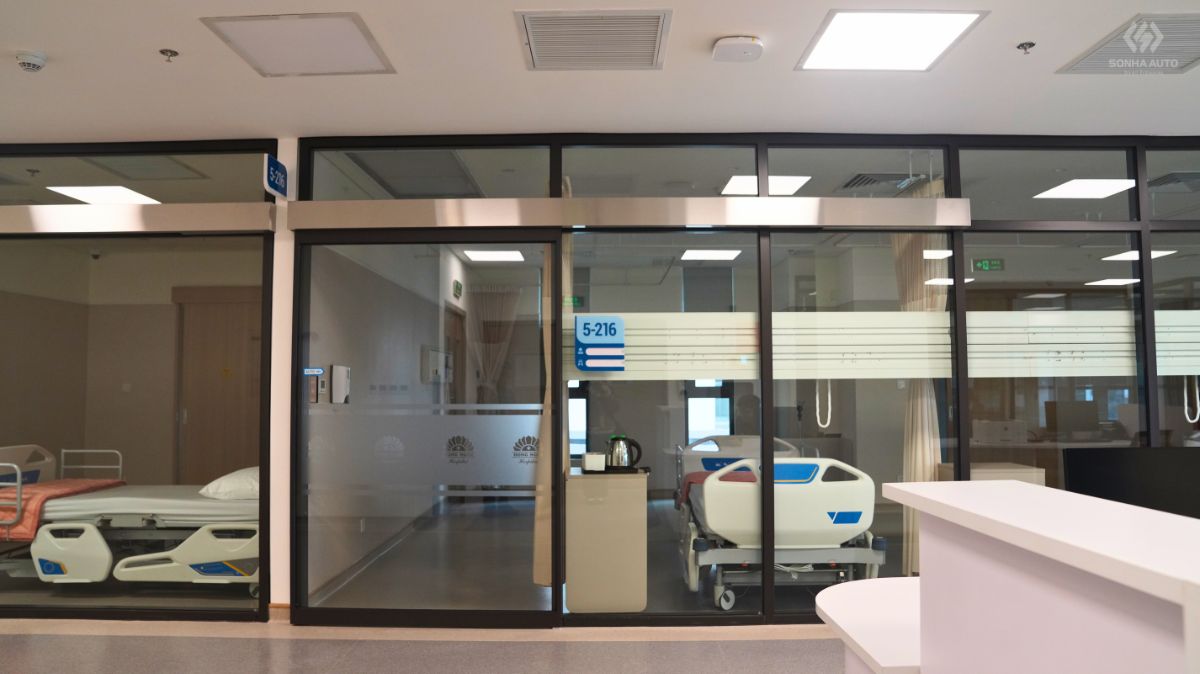 Cửa trượt tự động NABCO thiết kế phù hợp môi trường bệnh viện