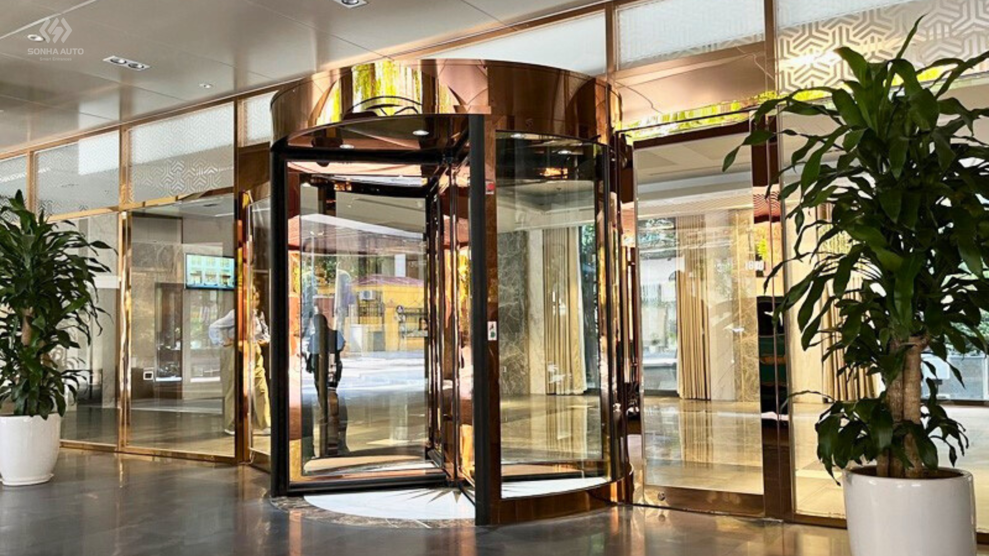 KBB Revolving Door at Rey Hotel