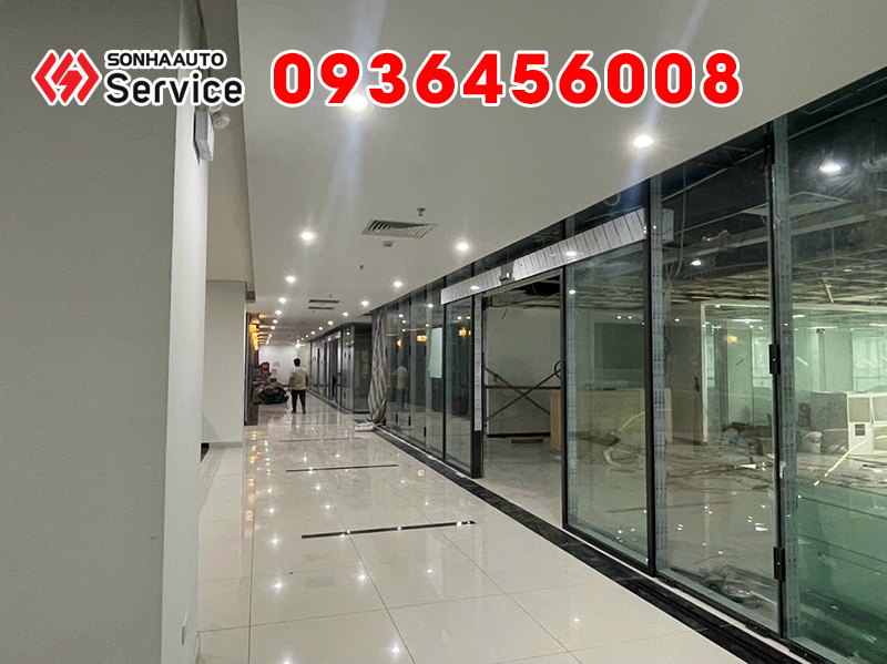 Báo giá theo yêu cầu lắp đặt cửa kính trượt tự động