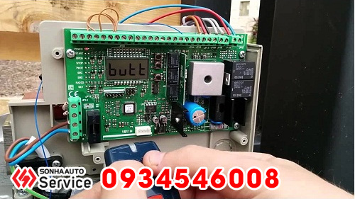 Sửa lỗi bảng mạch động cơ cổng tự động