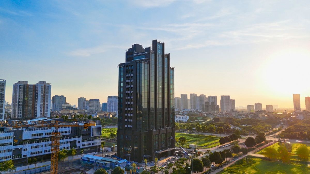 Sơn Hà Auto đồng hành cùng Oriental Square với giải pháp cửa tự động đồng bộ