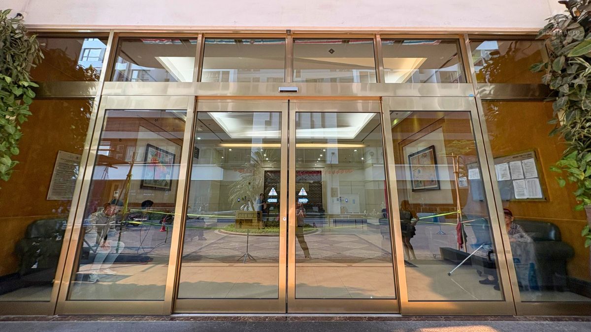 cua tu dong tai park 1