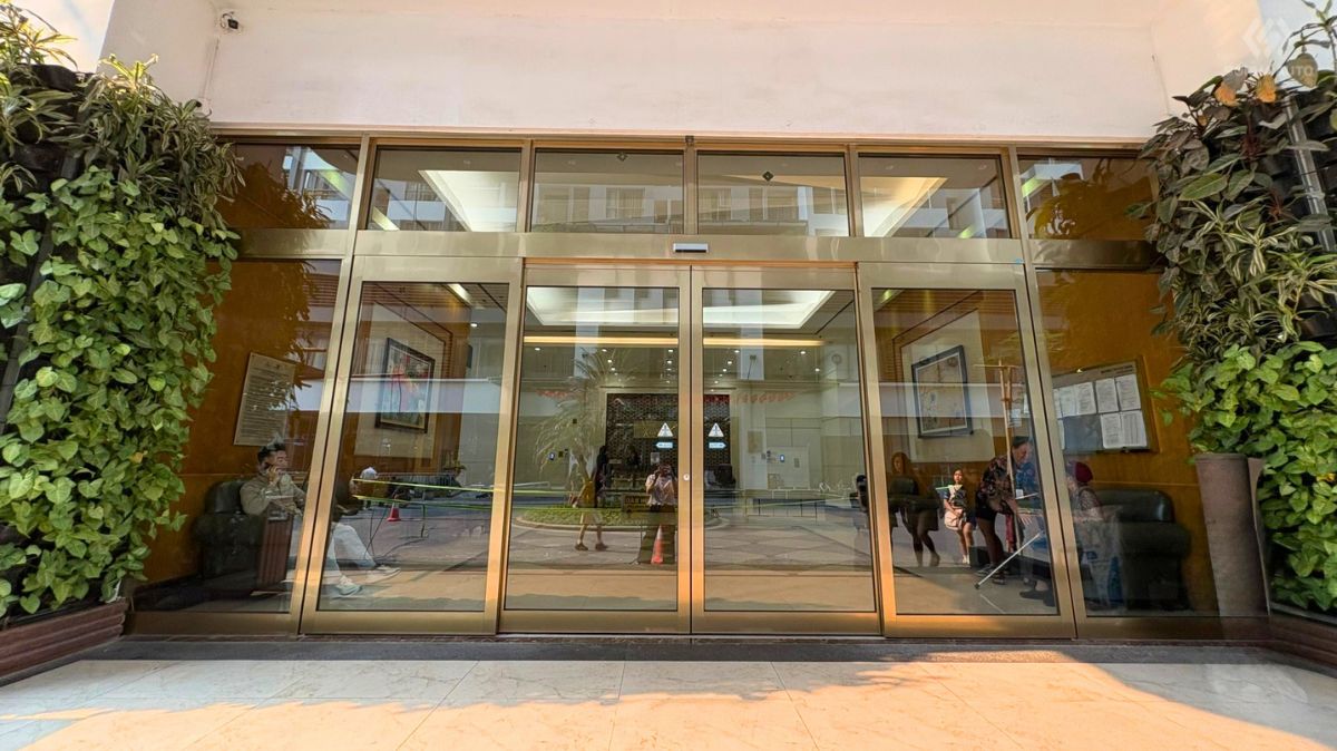 cua tu dong tai park 1