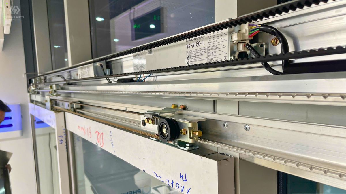 Ray cửa tự động chịu tải bao nhiêu kg trong hệ cửa trượt tự động