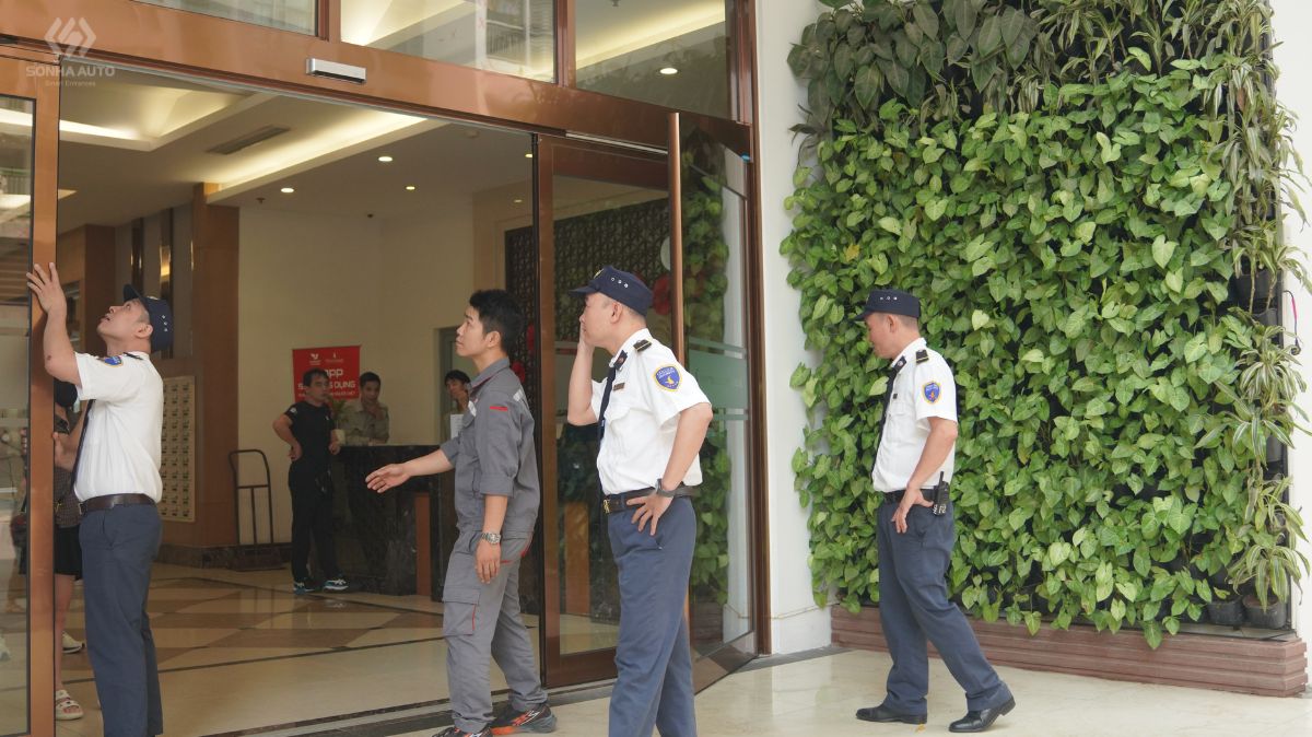 Thực hành tính năng breakout cửa tự động NABCO Thực hành tính năng breakout cửa tự động NABCO