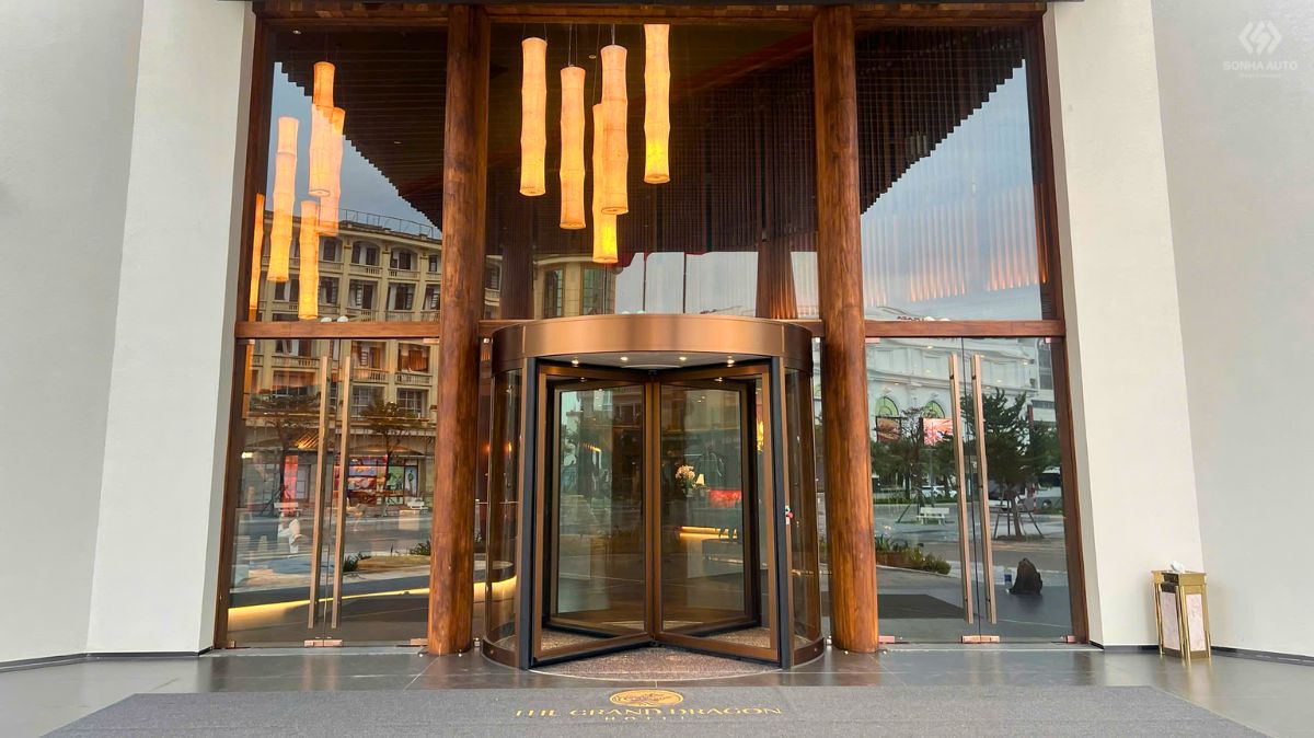 NABCO Automatic Revolving Door Enhances the Entrance of The Grand Dragon Hotel Mong Cai NABCO Automatic Revolving Door Enhances the Entrance of The Grand Dragon Hotel Mong Cai