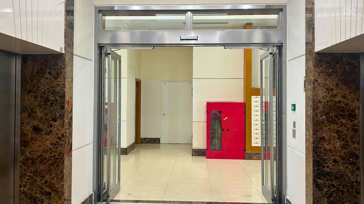 Cửa Break Out mở gập 90° mở rộng tối đa lối đi