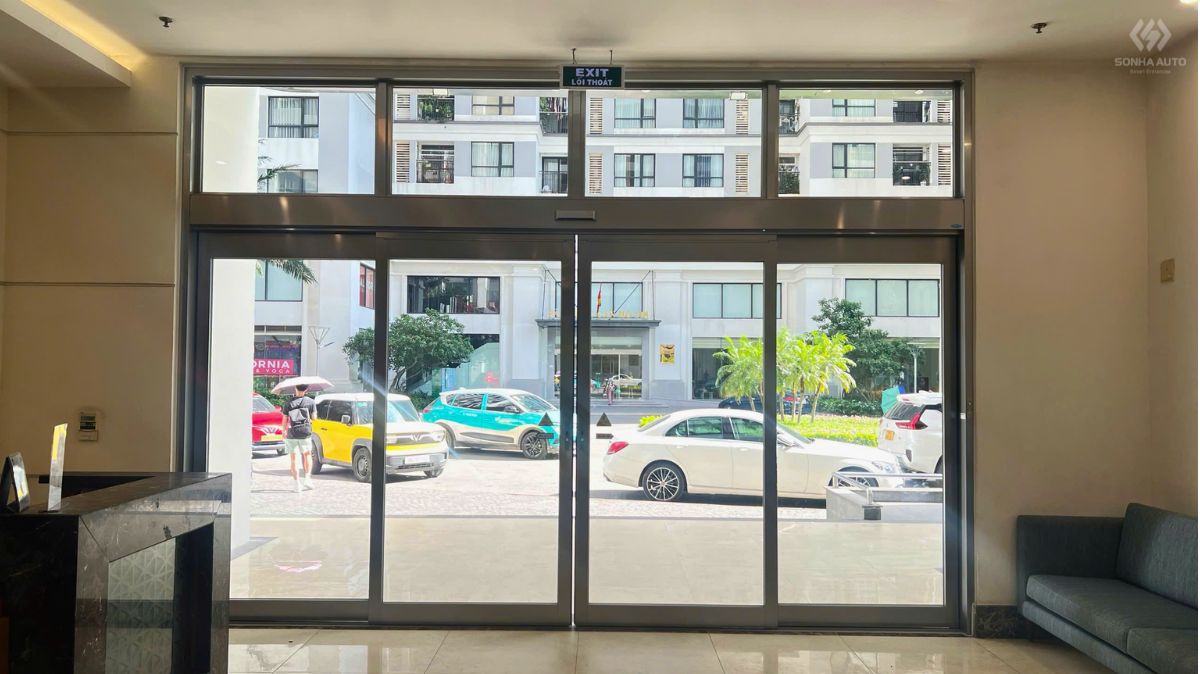Sảnh chính Park 5 sử dụng cửa trượt gấp Break Out NABCO GT-1175