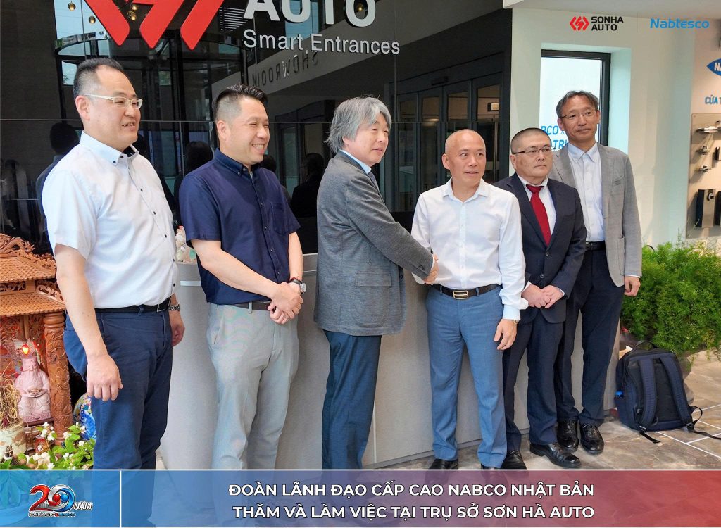 Đoàn lãnh đạo NABCO Nhật Bản và Ban lãnh đạo Sơn Hà trong buổi gặp gỡ tại trụ sở công ty Đoàn lãnh đạo NABCO Nhật Bản và Ban lãnh đạo Sơn Hà trong buổi gặp gỡ tại trụ sở công ty