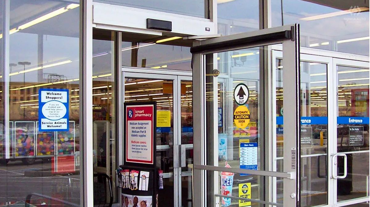 Thiết kế operator âm trần Overhead Concealed trên cửa mở cánh NABCO giúp tăng tính thẩm mỹ công trình Thiết kế operator âm trần Overhead Concealed trên cửa mở cánh NABCO giúp tăng tính thẩm mỹ công trình