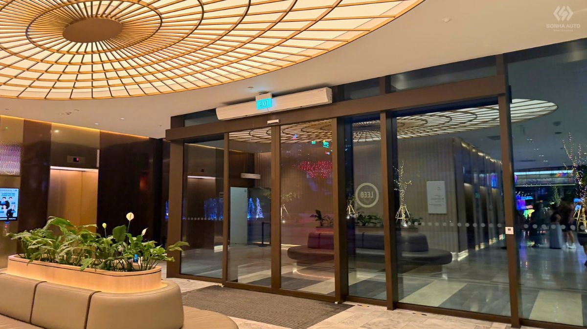 Hệ thống cửa trượt tự động NABCO tại Marina Central Tower