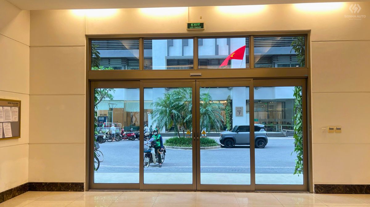 Cửa trượt gấp Break Out NABCO GT-1175