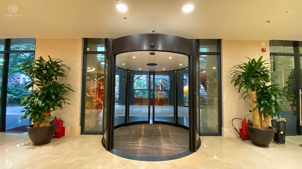 Cửa trượt cong NABCO lắp đặt tại tòa nhà LP Bank Tower Tông Đản (Trần Quang Khải) Cửa trượt cong NABCO lắp đặt tại tòa nhà LP Bank Tower Tông Đản (Trần Quang Khải)