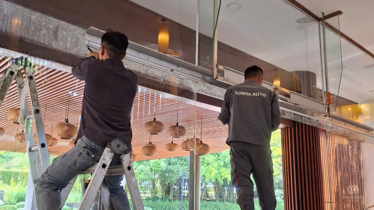Thay mới hệ thống cửa tự động tại Serena Kim Bôi Hòa Bình